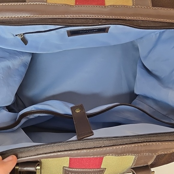 Tommy Hilfiger Duffle Bag - Picture 7 of 8